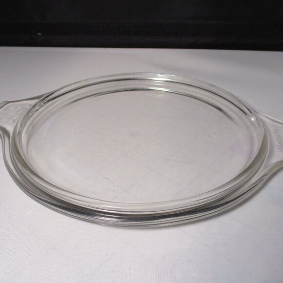 474-C -26 Pyrex lid for round 1 1/2 qt casserole - Picture 2 of 4